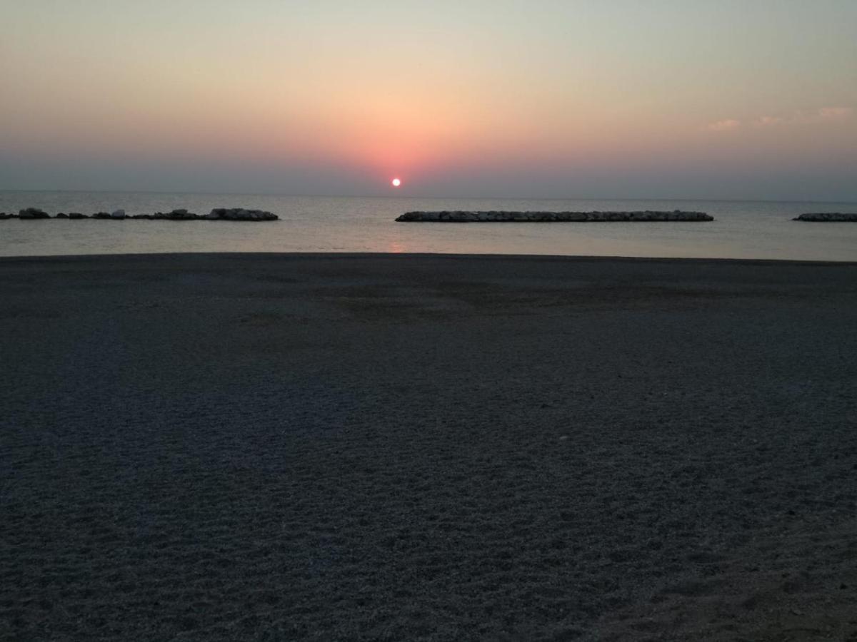 Camping La Pineta 雷卡纳蒂港 外观 照片